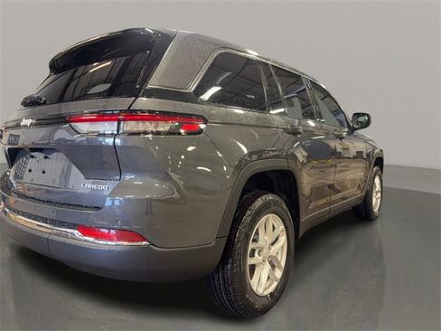 New 2025 Jeep Grand Cherokee Laredo X w/ Luxury Tech Group I image 6