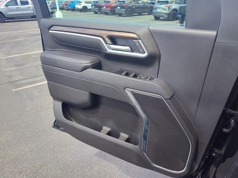 New 2026 Chevrolet Silverado 2500 LT w/ Trail Boss Package AWD/4WD image 9