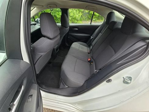 Used 2021 Toyota Corolla LE FWD image 11