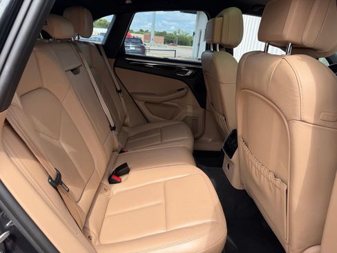 Used 2021 Porsche Macan S AWD/4WD image 22