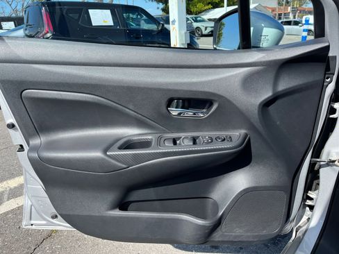 Used 2025 Nissan Versa SV FWD image 18