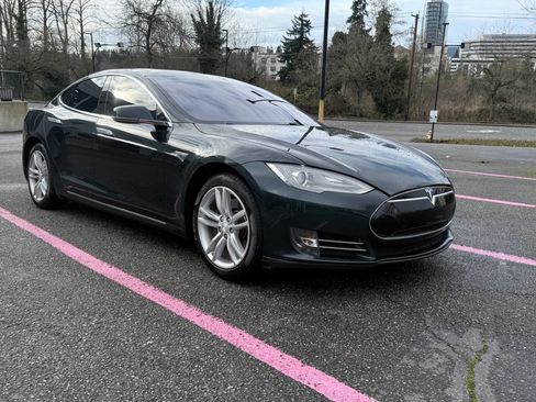 Used 2013 Tesla Model S Performance image 4