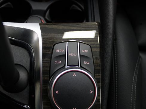 Used 2019 BMW 530i w/ Convenience Package image 41