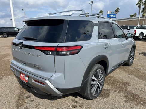 Used 2022 Nissan Pathfinder Platinum w/ Cargo Package image 6