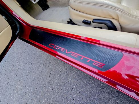 Used 2006 Chevrolet Corvette Convertible w/ Preferred Equipment Group image 27