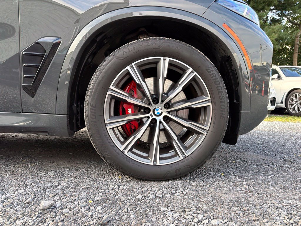Used 2025 BMW X5 xDrive40i w/ M Sport Package AWD/4WD image 12