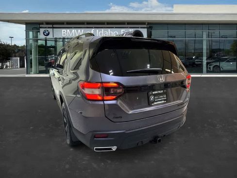 Used 2025 Honda Pilot Black Edition image 5