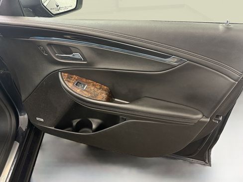 Used 2014 Chevrolet Impala LTZ FWD image 34