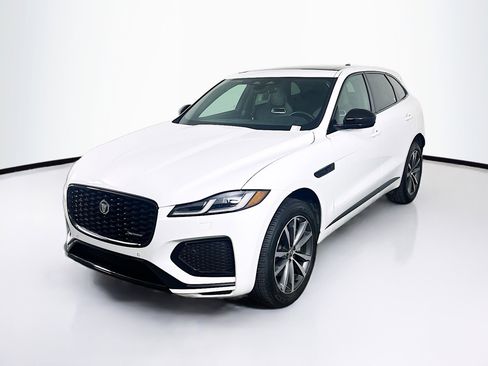 Used 2025 Jaguar F-PACE R-Dynamic S image 3