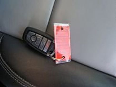 Used 2022 Ford Explorer XLT w/ Equipment Group 202A image 35