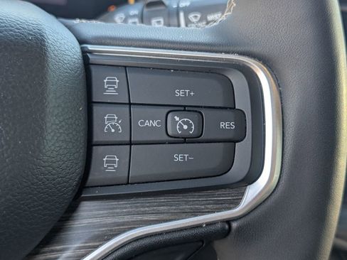 Used 2024 Jeep Wagoneer Series II w/ Flexible Seating Group image 21