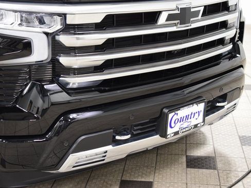 Used 2024 Chevrolet Silverado 1500 High Country w/ Technology Package image 13
