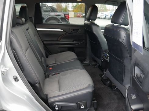 Used 2018 Toyota Highlander Plus image 23