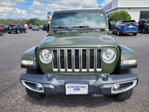 Used 2022 Jeep Gladiator Overland w/ Cold Weather Group AWD/4WD image 5