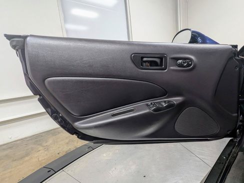 Used 2001 Chrysler Prowler RWD image 18