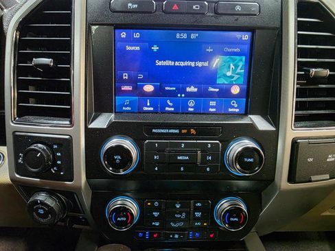 Used 2020 Ford F150 Lariat w/ Equipment Group 502A Luxury AWD/4WD image 32