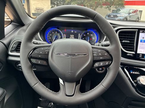 New 2026 Chrysler Pacifica Select w/ S Appearance Package image 15