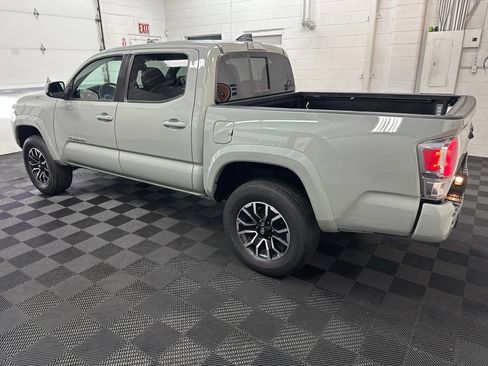 Used 2023 Toyota Tacoma TRD Sport w/ Technology Package AWD/4WD image 6