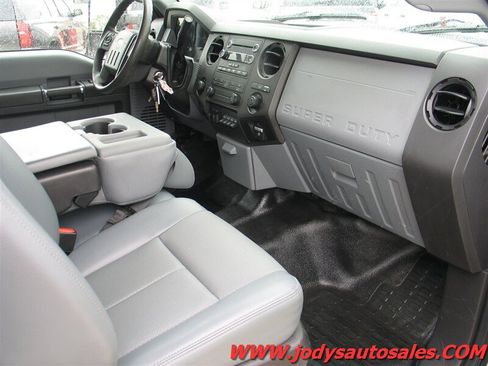 Used 2016 Ford F550 4x4 SuperCab Super Duty image 21