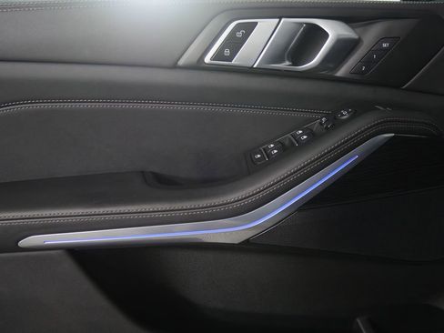 Certified 2025 BMW X5 sDrive40i w/ M Sport Package image 9