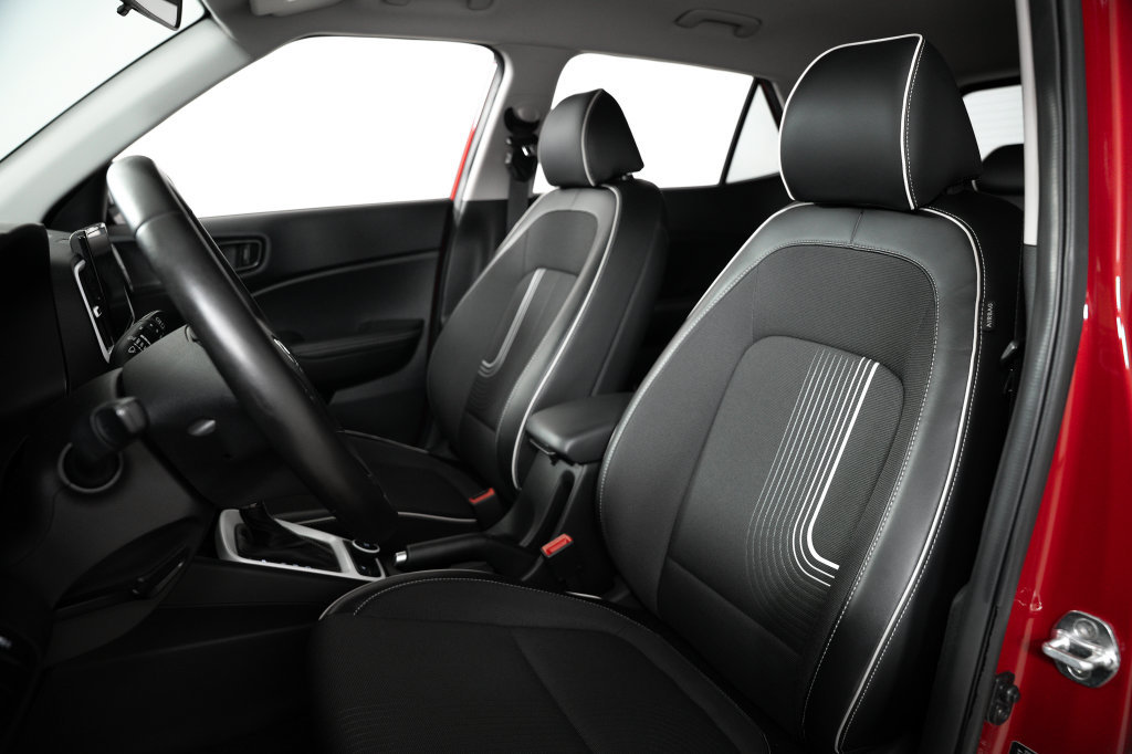 Certified 2022 Hyundai Venue Limited FWD image 21