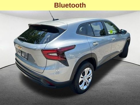 Used 2024 Chevrolet Trax LS w/ Driver Confidence Package FWD image 10