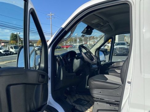 New 2026 RAM ProMaster 2500 w/ Convenience Group image 32