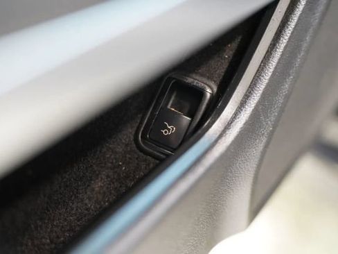 Used 2010 Mercedes-Benz E 350 Coupe image 24