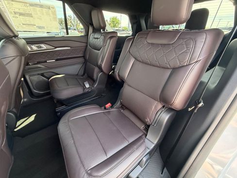 New 2026 Ford Explorer Platinum w/ LUX Leather Package AWD/4WD image 17
