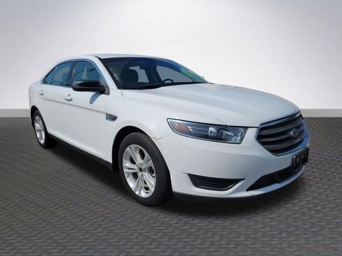 Used 2018 Ford Taurus SE FWD image 1