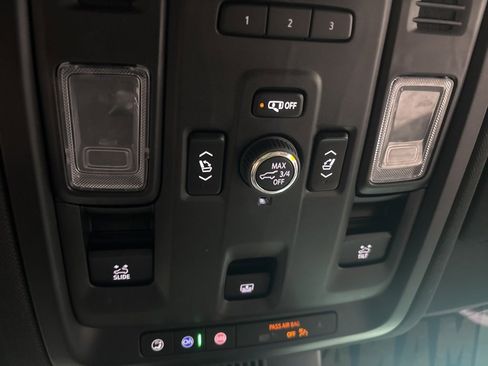 Used 2024 GMC Yukon AT4 image 28