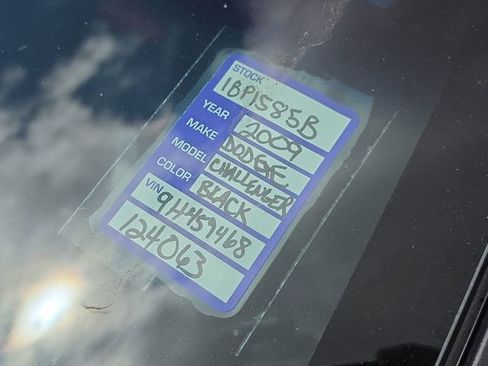 Used 2009 Dodge Challenger SRT8 w/ SRT Option Group II RWD image 11