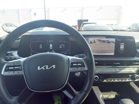 Used 2025 Kia Telluride LX image 14