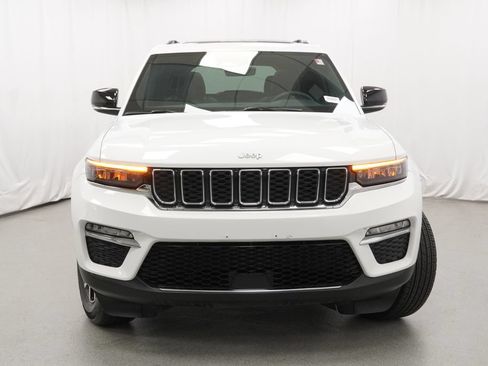 Certified 2025 Jeep Grand Cherokee Limited AWD/4WD image 8