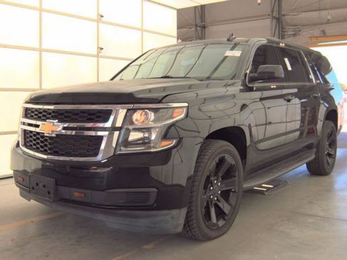 Used 2016 Chevrolet Suburban LT image 1