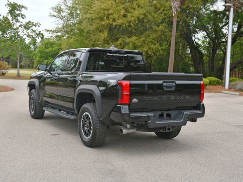 Certified 2025 Toyota Tacoma TRD Off-Road w/ TRD Off Road Upgrade Package AWD/4WD image 4