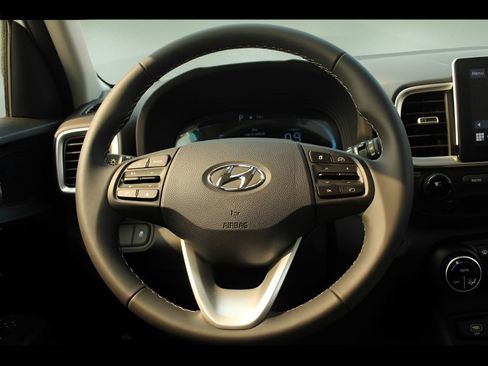 New 2025 Hyundai Venue SEL image 24