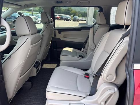 Used 2025 Honda Odyssey Touring image 11