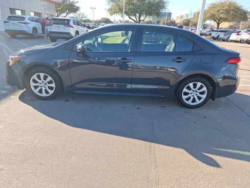 Used 2024 Toyota Corolla LE image 3