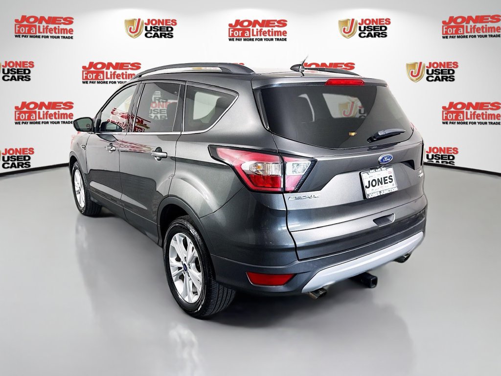 Used 2018 Ford Escape SE w/ Ford Safe & Smart Package FWD image 2