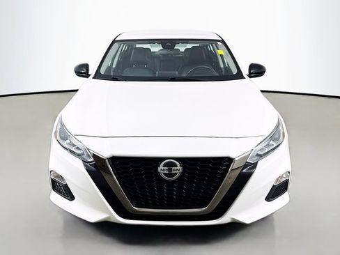 Used 2022 Nissan Altima 2.5 SR FWD image 2