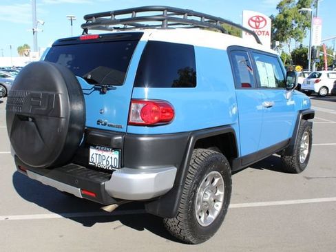 Used 2011 Toyota FJ Cruiser 4WD w/ Upgrade Pkg image 16