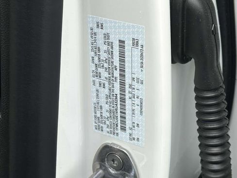 New 2024 Ford Escape SE w/ PHEV Premium Package image 16