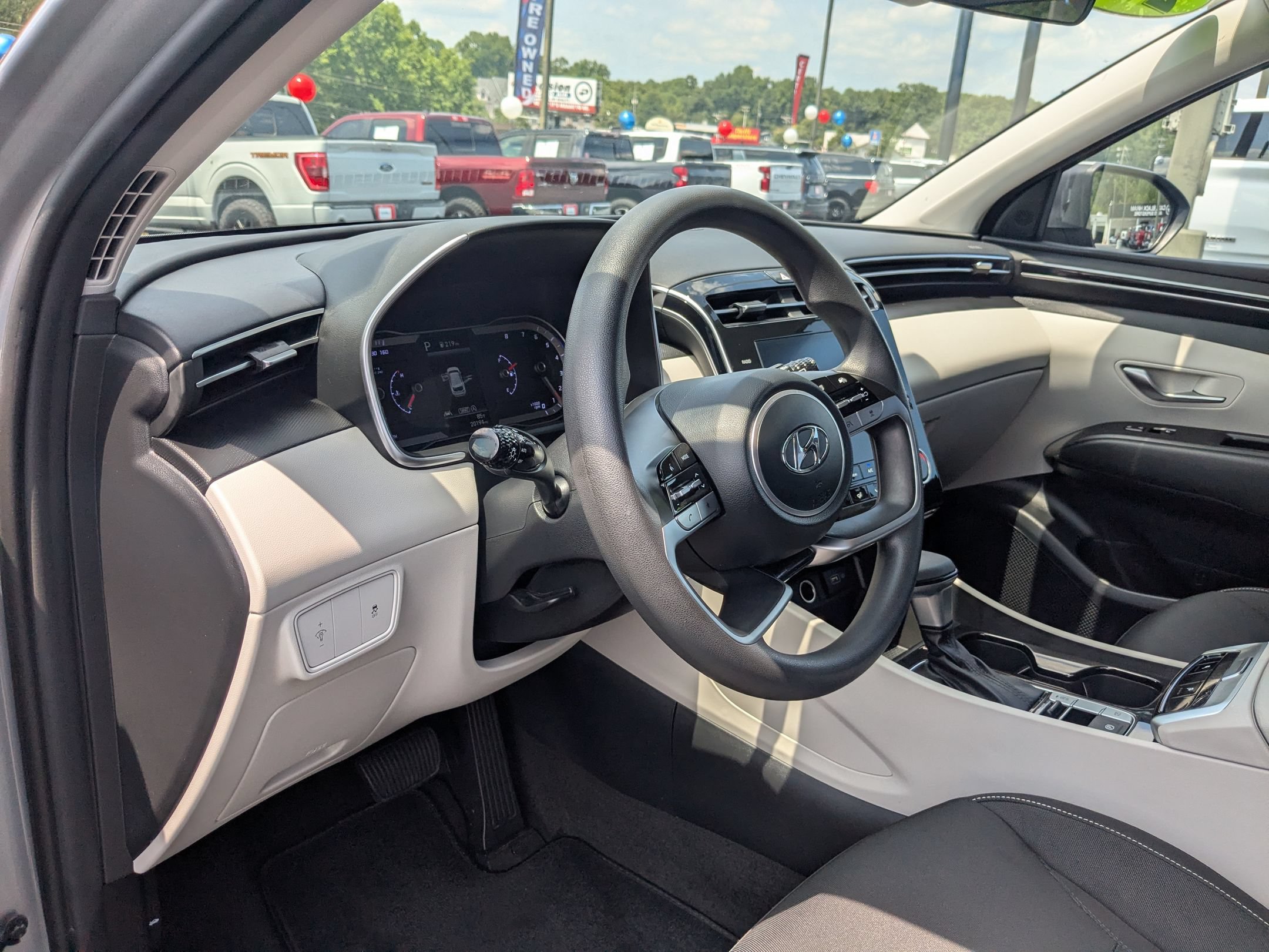 Used 2022 Hyundai Tucson SEL FWD image 13