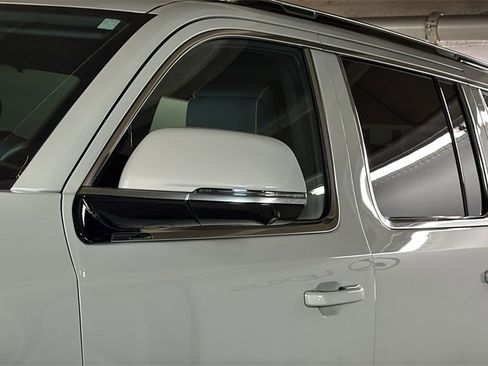 Used 2022 Jeep Grand Wagoneer Series II image 4