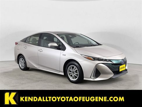 Used 2018 Toyota Prius Prime Premium image 7