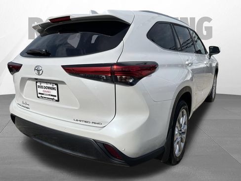 Used 2023 Toyota Highlander Limited AWD/4WD image 4
