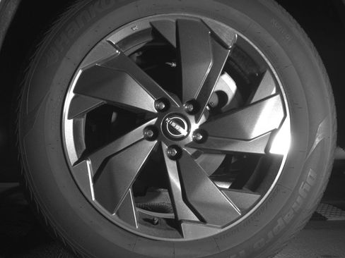 Used 2025 Nissan Rogue SV AWD/4WD image 14