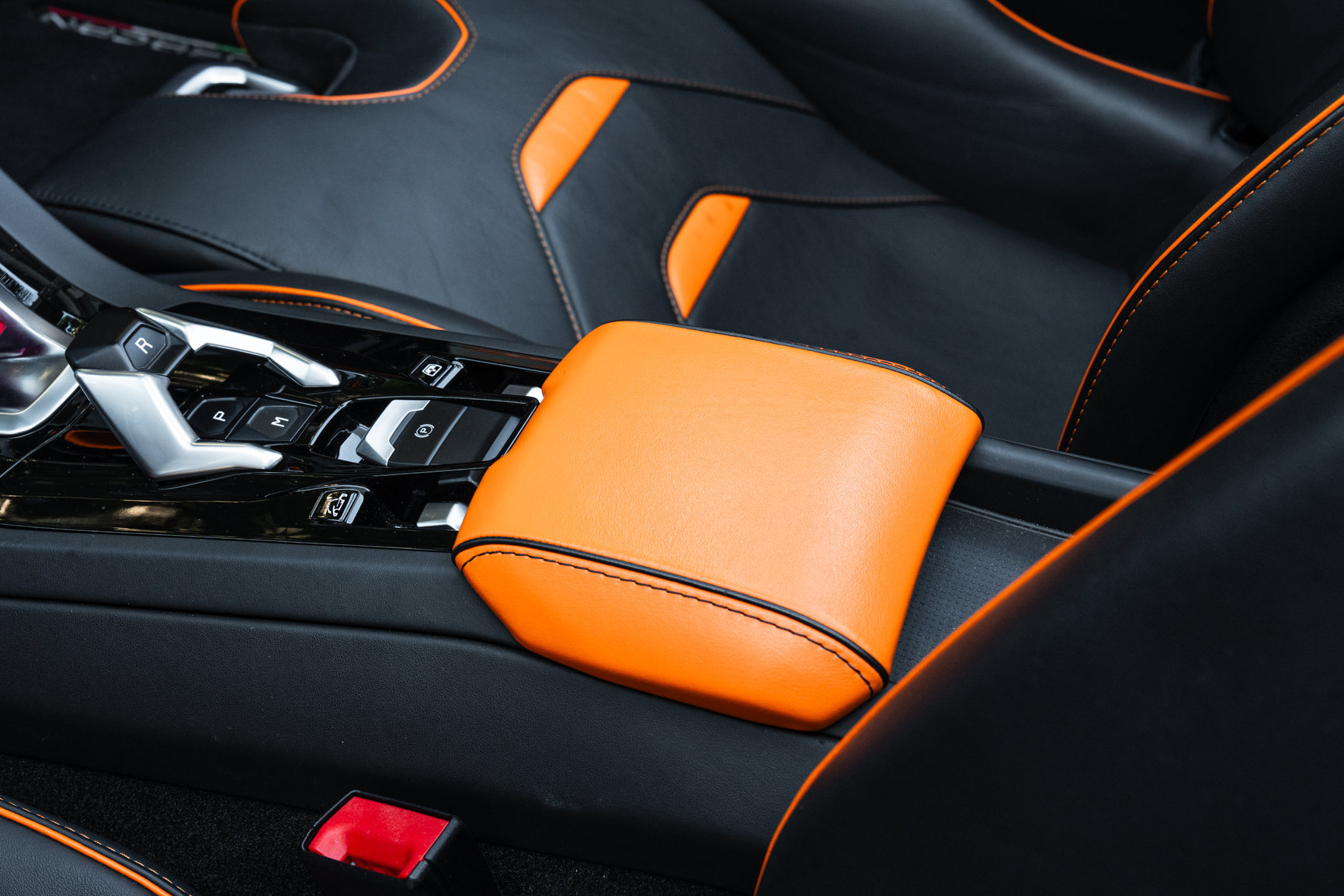 Used 2020 Lamborghini Huracan EVO RWD image 29