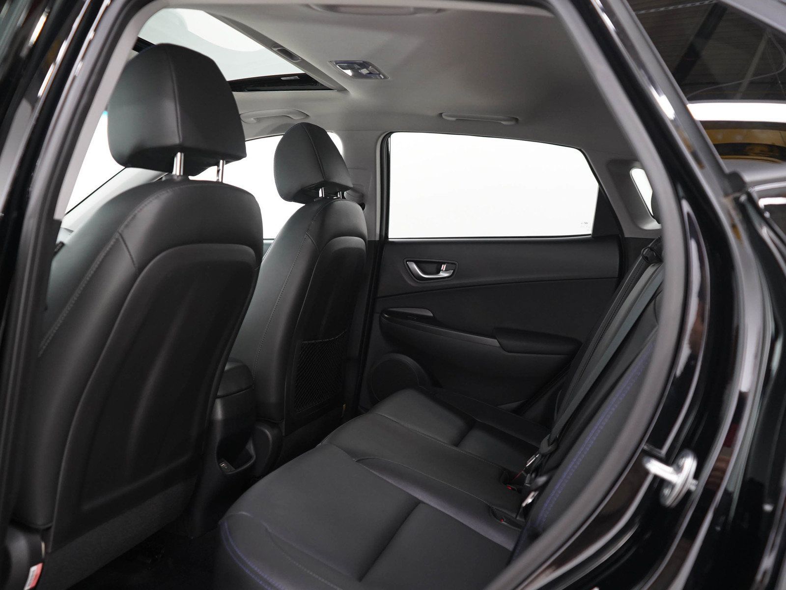 Used 2023 Hyundai Kona Limited FWD image 17